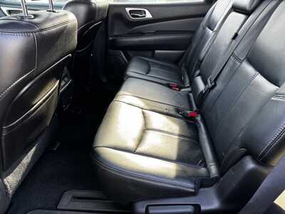 2014 Nissan Pathfinder, $5290. Photo 6