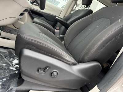 2017 Chrysler Pacifica, $7967. Photo 8