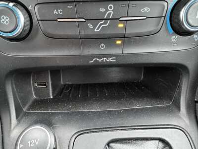 2015 Ford Focus, $5390. Photo 11