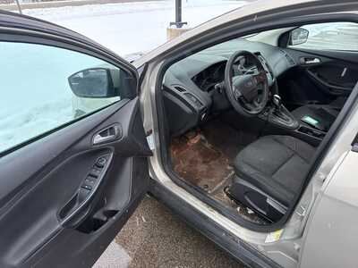 2015 Ford Focus, $5899. Photo 4