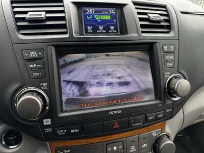 2010 Toyota Highlander, $6991. Photo 4