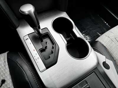 2013 Toyota Camry, $10967. Photo 11
