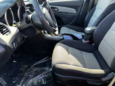 2013 Chevrolet Cruze, $6490. Photo 3