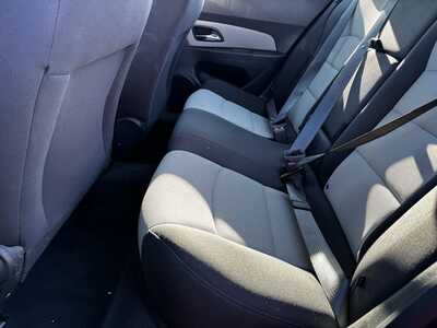 2013 Chevrolet Cruze, $6490. Photo 4