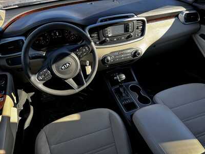 2016 Kia Sorento, $9991. Photo 10