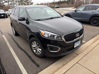 2016 Kia Sorento, $10499. Photo 2