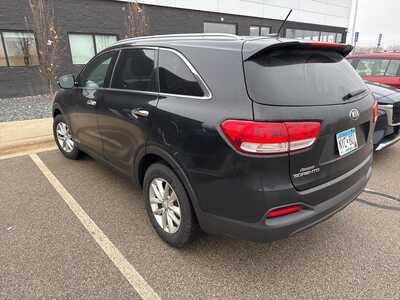 2016 Kia Sorento, $10499. Photo 4