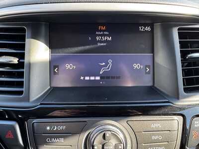 2018 Nissan Pathfinder, $10490. Photo 3
