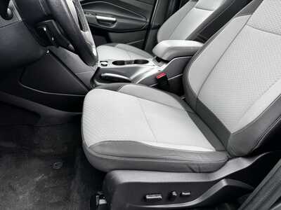 2017 Ford C-MAX, $10791. Photo 5