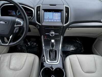 2017 Ford Edge, $9990. Photo 2