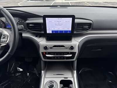 2020 Ford Explorer, $17899. Photo 2