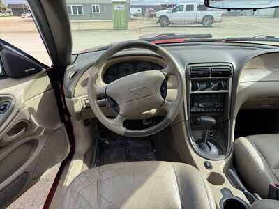 2002 Ford Mustang, $8390. Photo 5