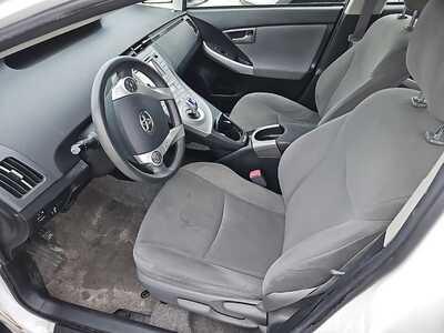 2012 Toyota Prius, $7567. Photo 3