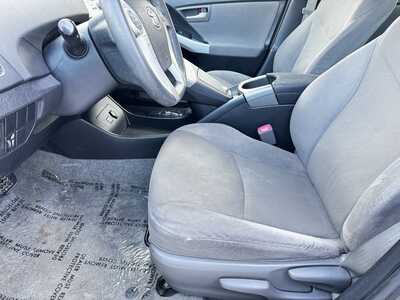 2012 Toyota Prius, $7690. Photo 4