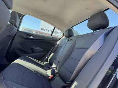 2017 Chevrolet Cruze, $4990. Photo 11