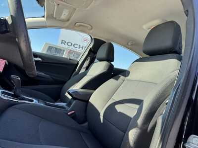 2017 Chevrolet Cruze, $4990. Photo 9