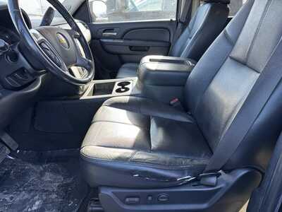 2012 Chevrolet Avalanche, $12990. Photo 5