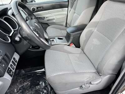 2014 Toyota Tacoma, $11491. Photo 5