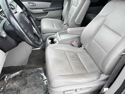 2015 Honda Odyssey, $8790. Photo 3