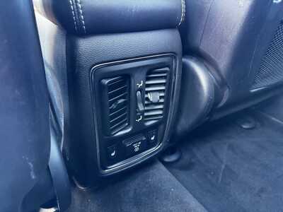 2012 Jeep Grand Cherokee, $9267. Photo 5