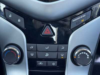 2014 Chevrolet Cruze, $7590. Photo 10