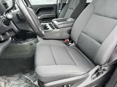 2016 Chevrolet 1500 Crew Cab, $17990. Photo 5