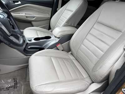 2014 Ford Escape, $9490. Photo 5