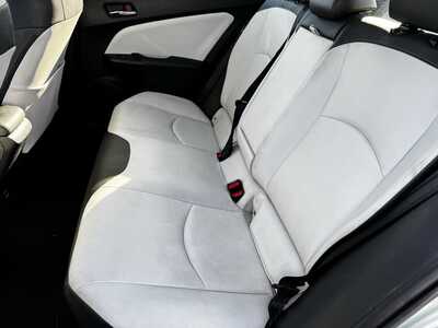 2016 Toyota Prius, $8990. Photo 6
