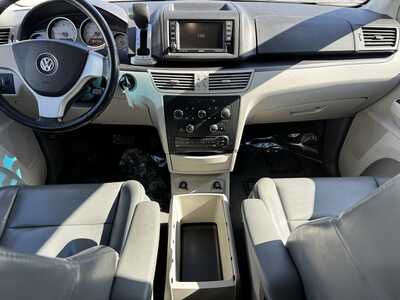 2010 Volkswagen Routan, $4990. Photo 10