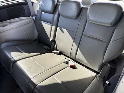 2010 Volkswagen Routan, $4990. Photo 8