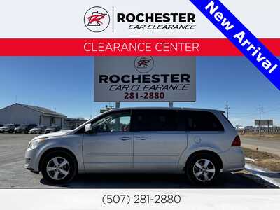 2010 Volkswagen Routan, $4990. Photo 1