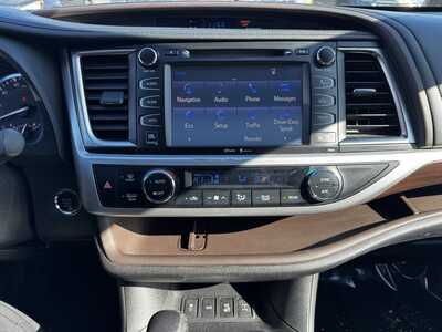 2015 Toyota Highlander, $14990. Photo 12