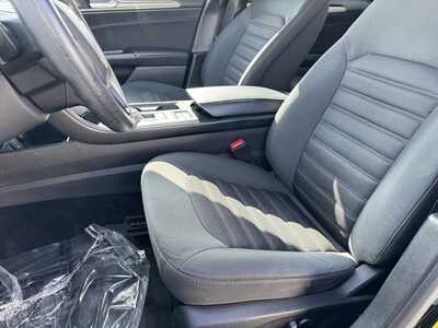 2017 Ford Fusion, $6490. Photo 5