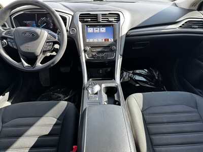 2017 Ford Fusion, $6490. Photo 9