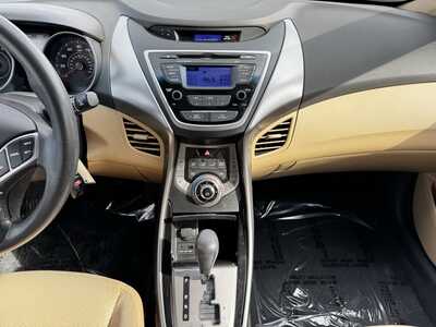 2013 Hyundai Elantra, $7990. Photo 2