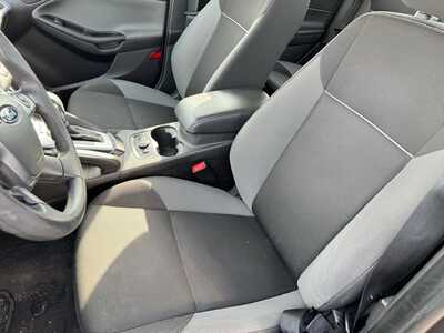2014 Ford Focus, $3990. Photo 4