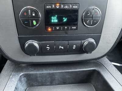 2013 GMC Yukon XL, $6591. Photo 11