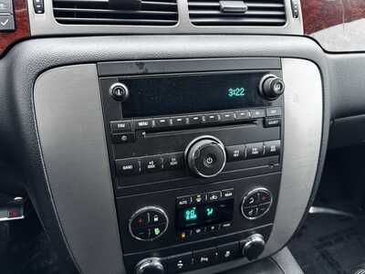 2013 GMC Yukon XL, $6591. Photo 3