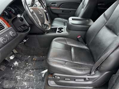 2013 GMC Yukon XL, $6591. Photo 5