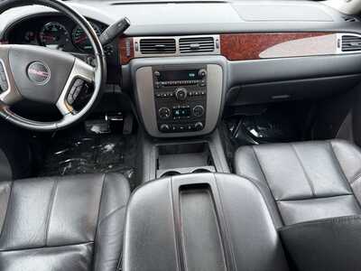 2013 GMC Yukon XL, $6591. Photo 9