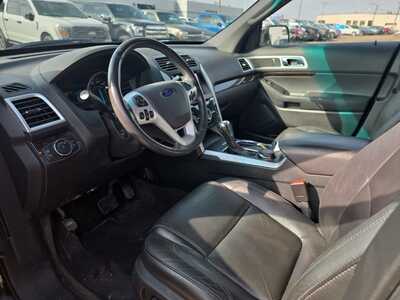 2015 Ford Explorer, $13590. Photo 3