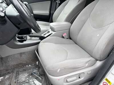 2007 Toyota RAV4, $8490. Photo 3