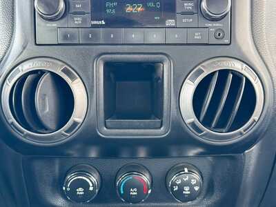 2014 Jeep Wrangler, $11999. Photo 11
