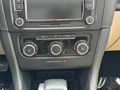 2011 Volkswagen Jetta, $7490. Photo 12