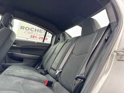 2011 Chrysler 200, $4590. Photo 10