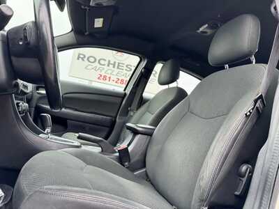 2011 Chrysler 200, $4590. Photo 8
