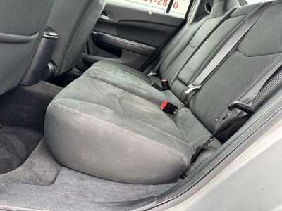 2011 Chrysler 200, $4590. Photo 9