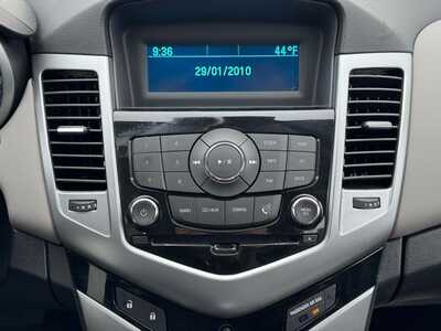 2014 Chevrolet Cruze, $7590. Photo 10