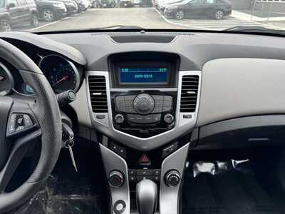 2014 Chevrolet Cruze, $7590. Photo 2