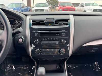 2015 Nissan Altima, $7499. Photo 2